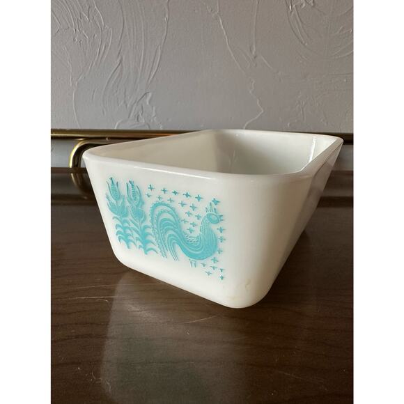 Pyrex Butterprint Turquoise Sm (w lid) & Med Refrigerator Dish, Round Casserole - Picture 7 of 9